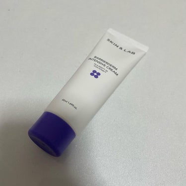 BarrierdermIntensiveCream(バリアダームクリーム)
日本販売価格:2,530円(税込)容量:50ml
■肌のバリアを回復し、肌を落ち着かせ、3層保湿ケアを提供する集中クリームです