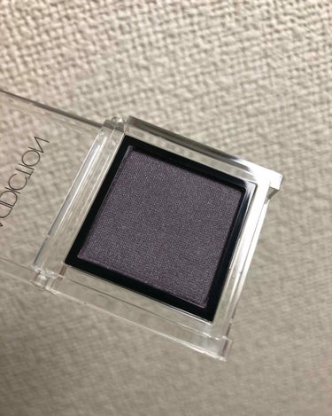 ADDICTION
The Eyeshadow

130 China club(p)限定色

今更なんですが、去年GETした冬限定のシルバーラメがキラリと光るグレーのアイシャドウ❤️
ダークなカラーはあ