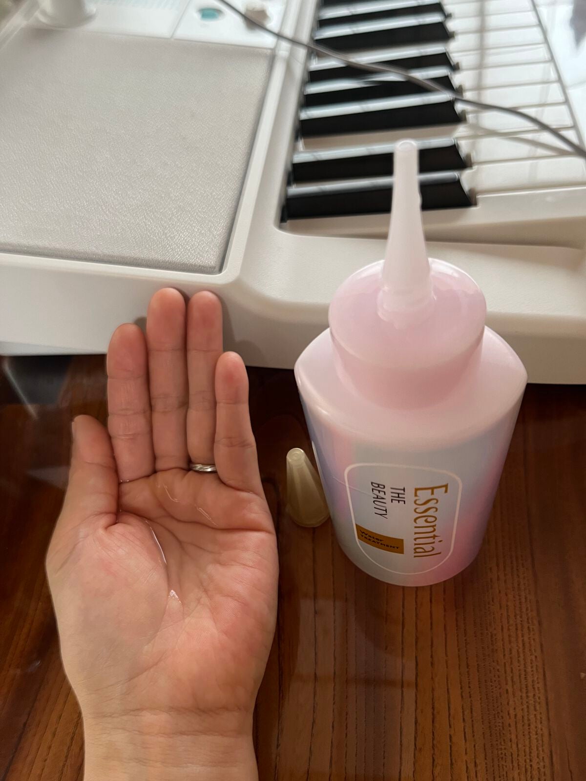 エッセンシャル プレミアム ウォータートリートメント EXスムース/エッセンシャル/アウトバストリートメントを使ったクチコミ(2枚目)