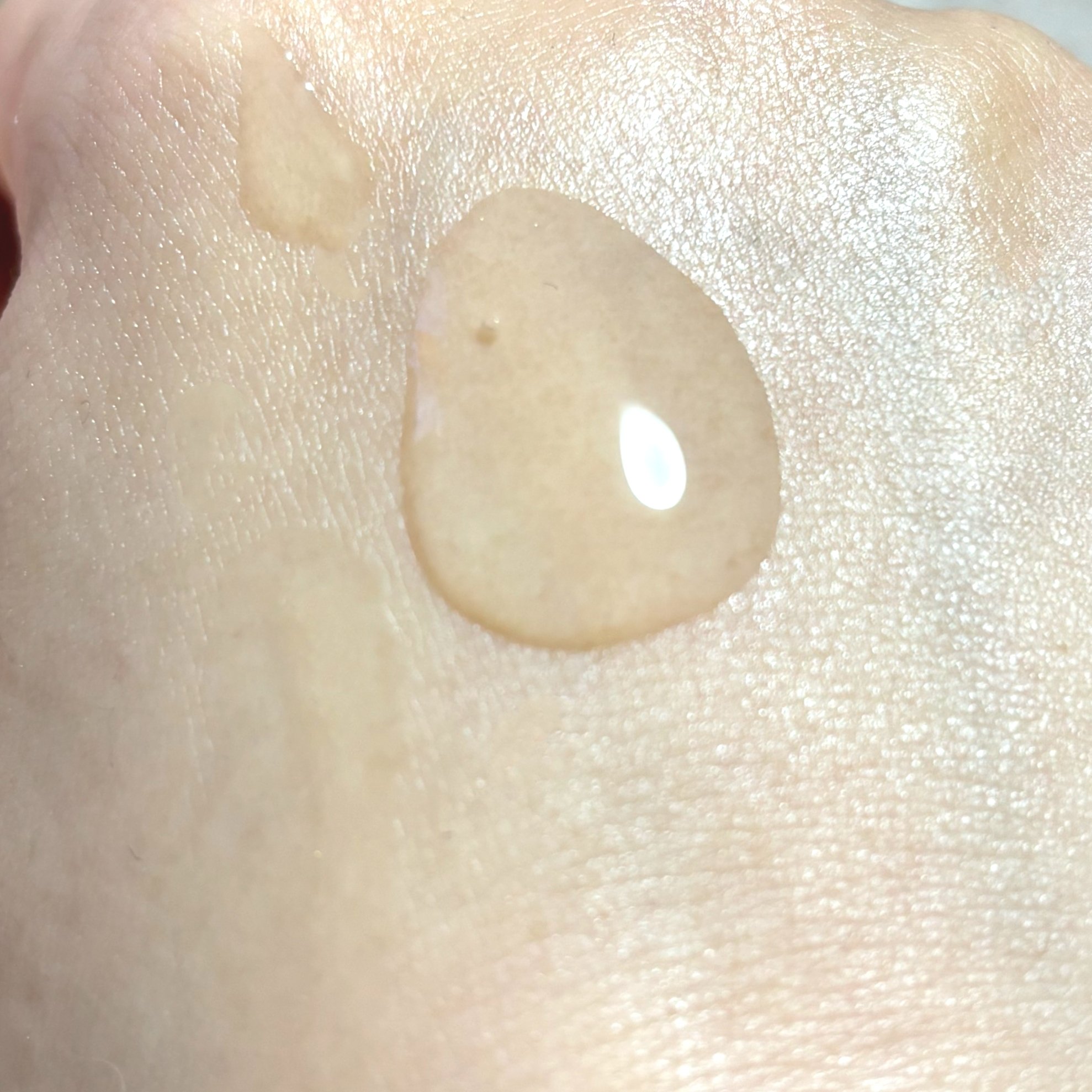 5番 白玉グルタチオンCエッセンシャルトナー/numbuzin/化粧水を使ったクチコミ（3枚目）