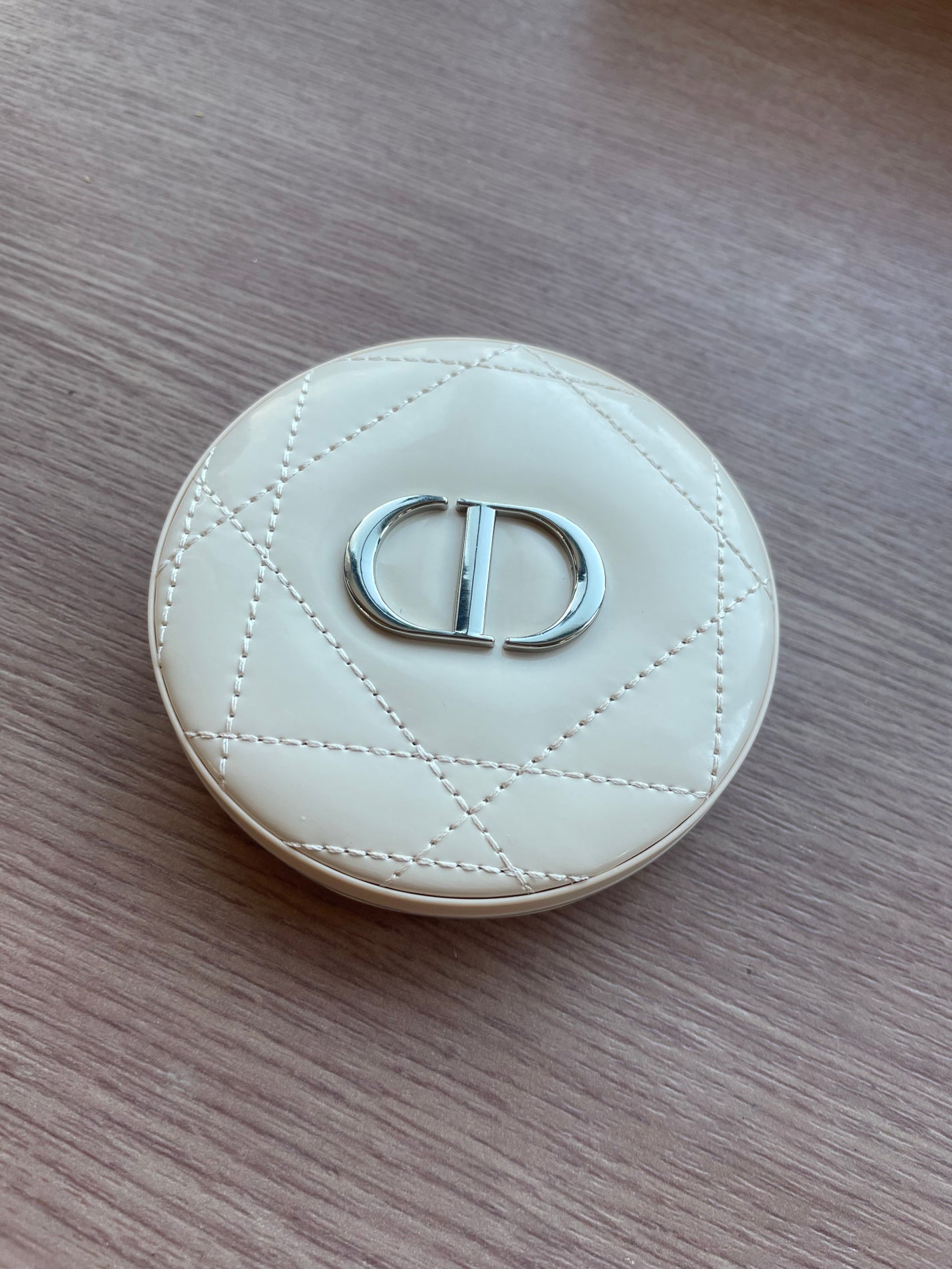 ディオールスキン フォーエヴァー クチュール ルミナイザー/Dior/プレストパウダーを使ったクチコミ(1枚目)