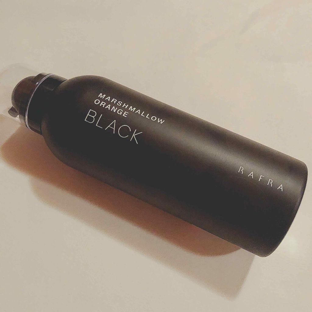 RAFRA マシュマロオレンジ ブラックのクチコミ「炭酸泡に吸着炭配合、ピーリング効果アリとのことで朝洗顔のTゾーン用に購入

泡はムッチリモッチ.....」（2枚目）