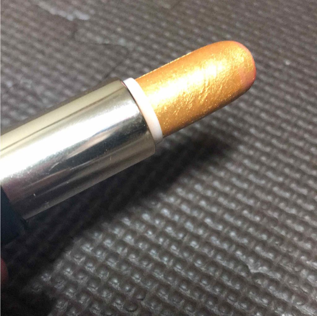 7 on LIPS 「ゴールドが凄く可愛くて購入。単色ではやはり使いづらく口紅の上に..」(2枚目)