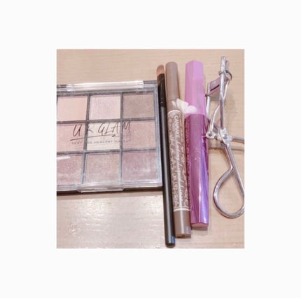 UR GLAM BLOOMING EYE COLOR PALETTE/U R GLAM/アイシャドウパレットを使ったクチコミ(3枚目)