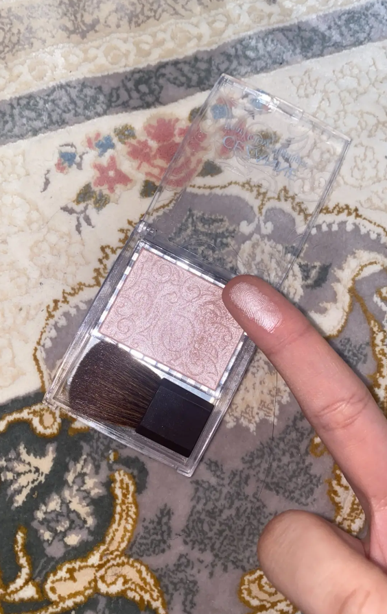 パールグロウハイライト/CEZANNE/パウダーハイライトを使ったクチコミ（1枚目）