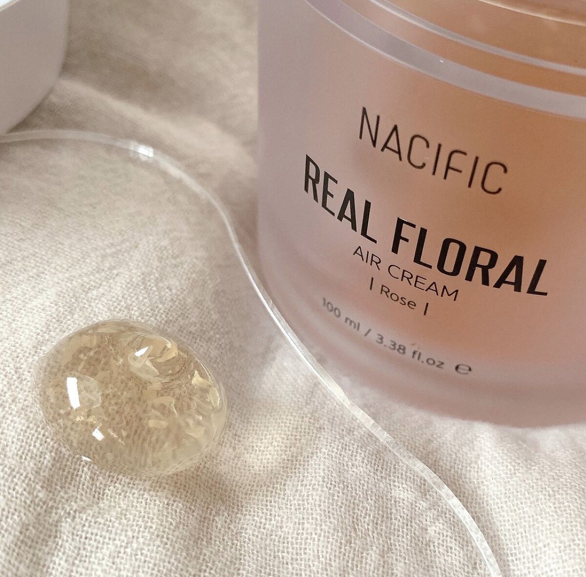 NACIFIC リアルフローラルローズエアークリームのクチコミ「お肌に溶けるローズ花びら🌹
NACIFIC リアルフローラルローズエアクリーム
(100ml).....」（3枚目）