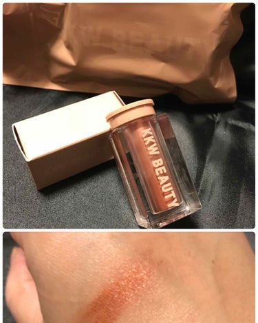 Kylie Cosmetics KKW BY KYLI COSMETICSのクチコミ「#KKW ULTRA BEAMS NET WT 
こちらは細かいグリッターのような感じですが飛.....」（1枚目）