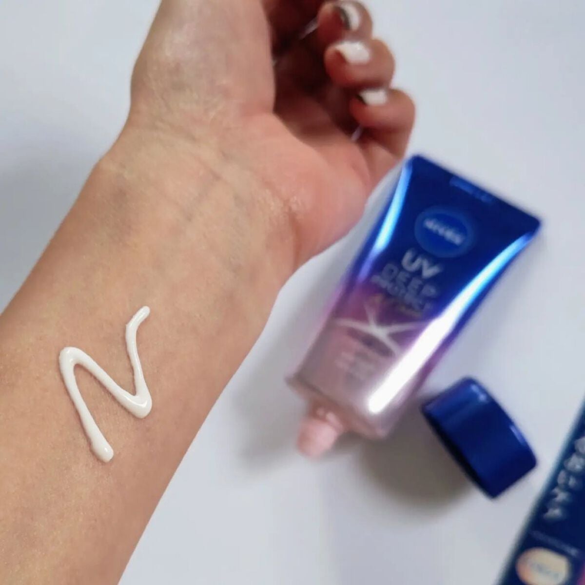 ニベアUV ディープ プロテクト&ケア トーンアップ エッセンス/ニベア/日焼け止めローションを使ったクチコミ(4枚目)
