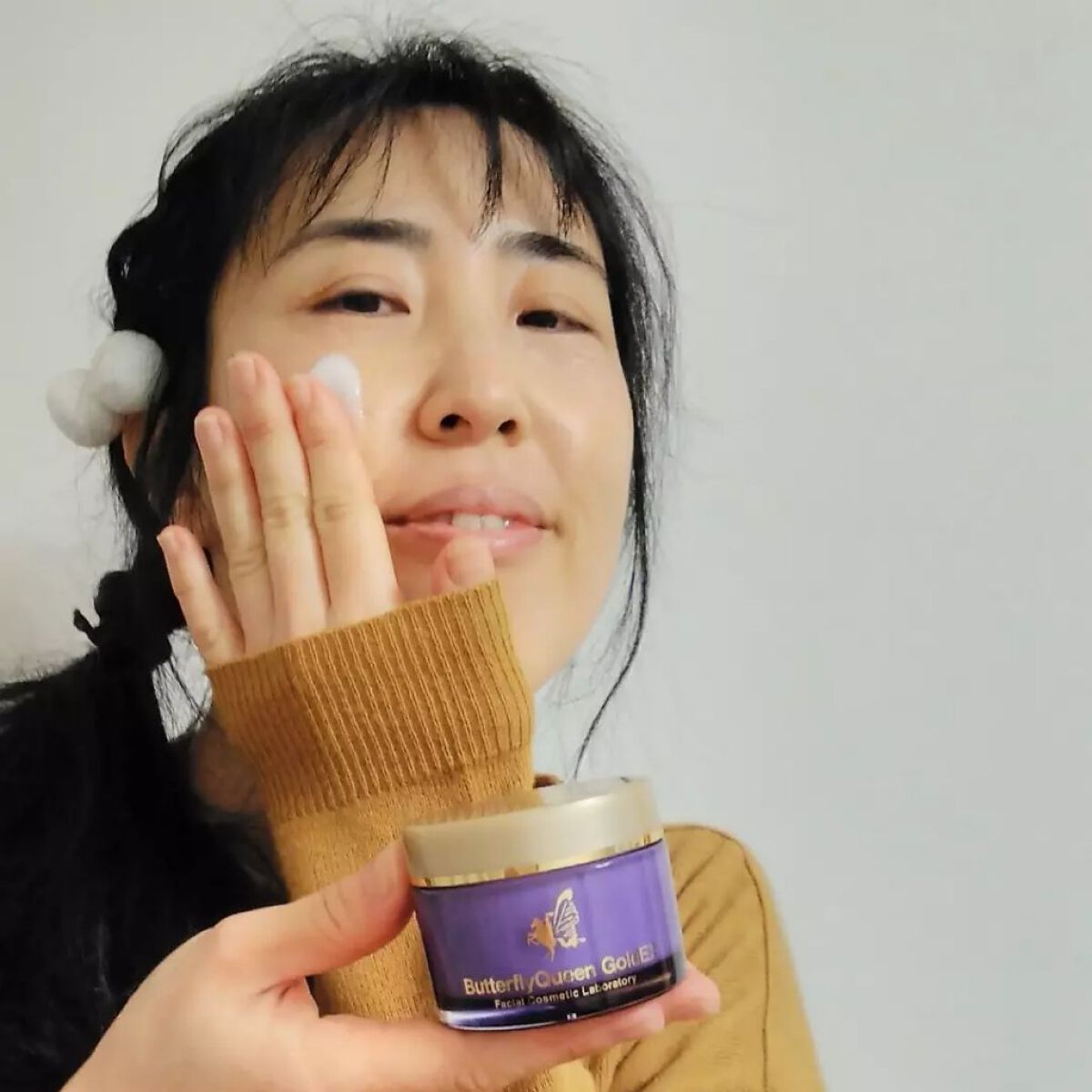 バタフライクイーン ゴールドエクストラ/フェイシャルコスメティック研究所/オールインワン化粧品を使ったクチコミ（2枚目）