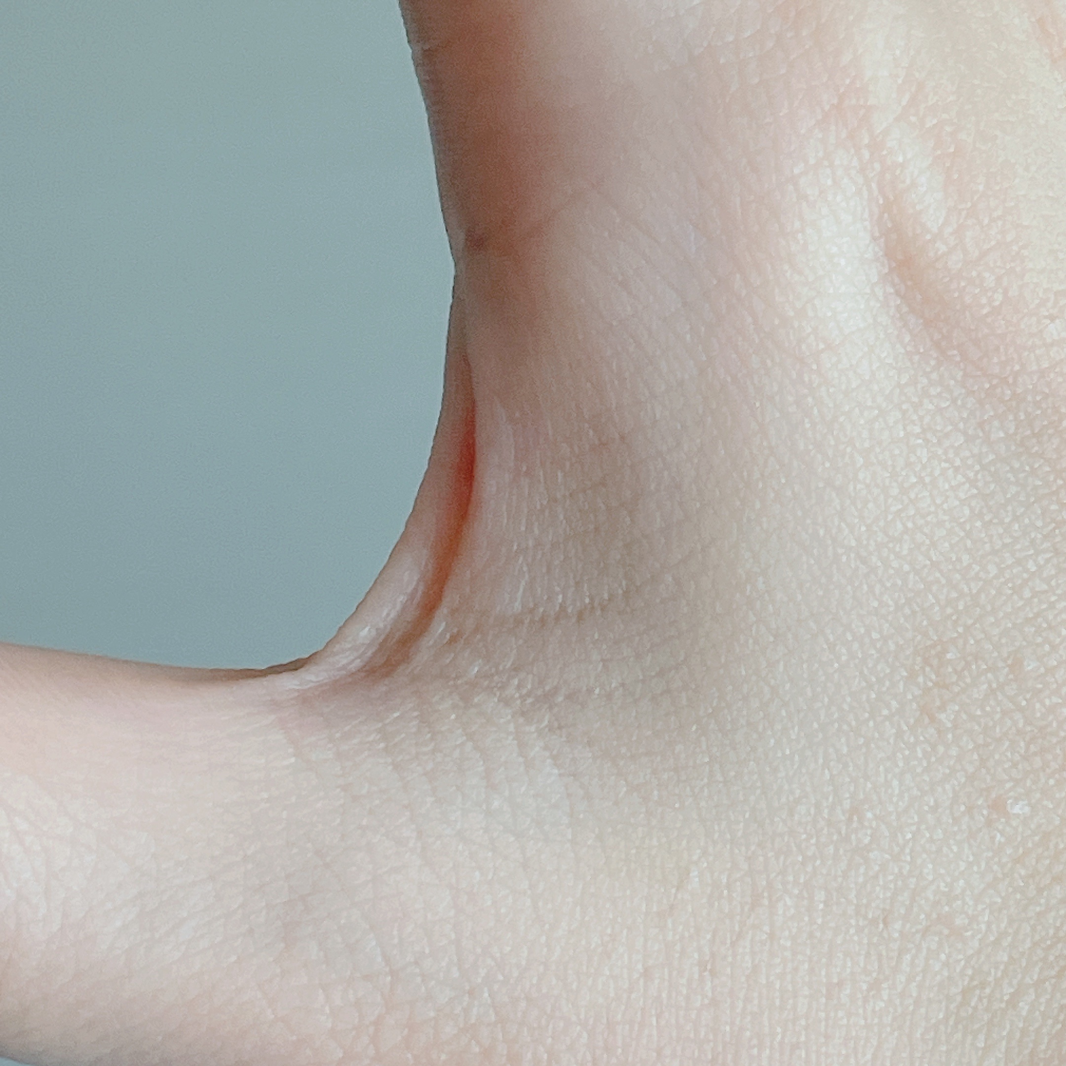 リファイン ブラーリング エクステンディング プライマー/PRADA BEAUTY/化粧下地を使ったクチコミ（2枚目）