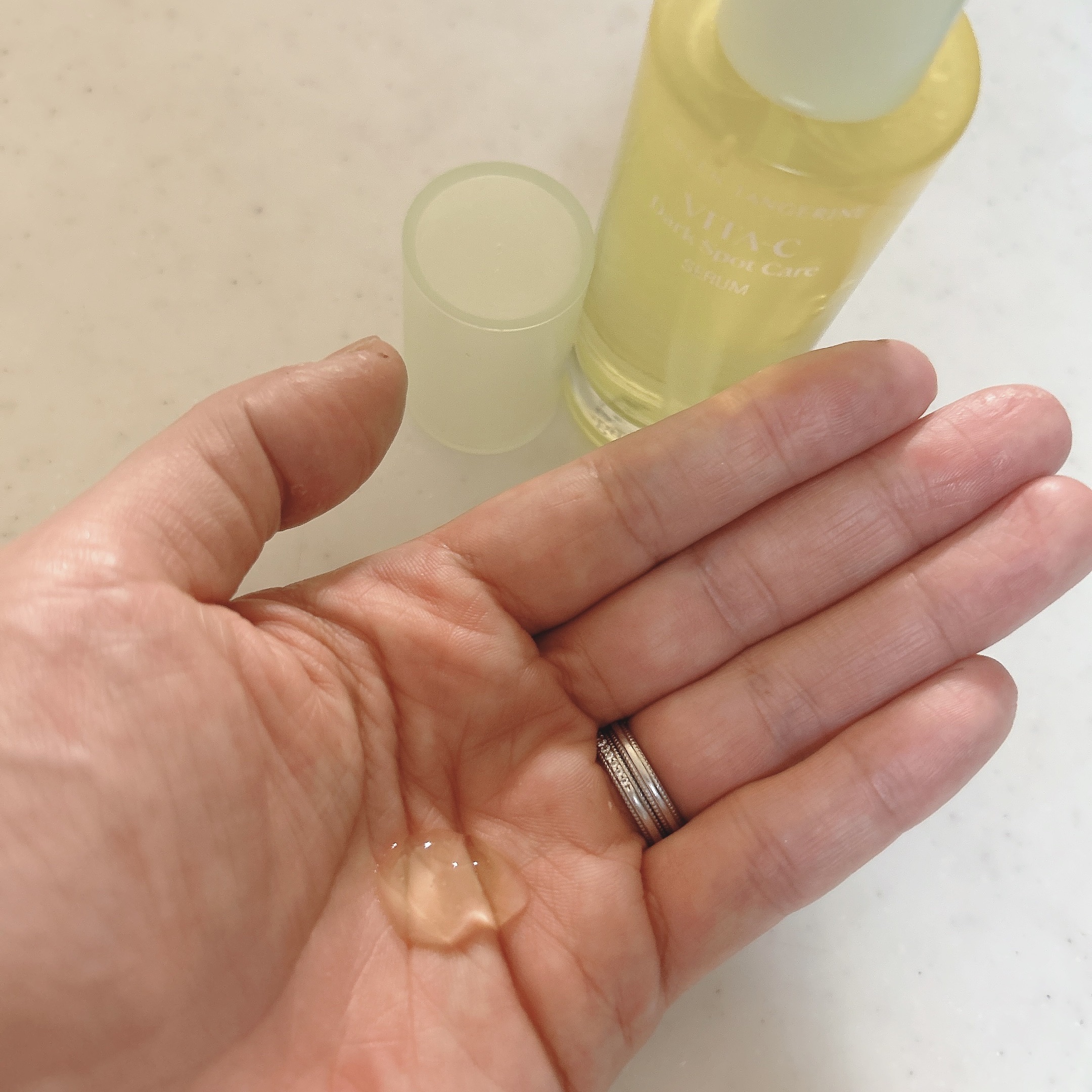 グリーンタンジェリン ビタC ダークスポットケアセラム/goodal/美容液を使ったクチコミ（2枚目）