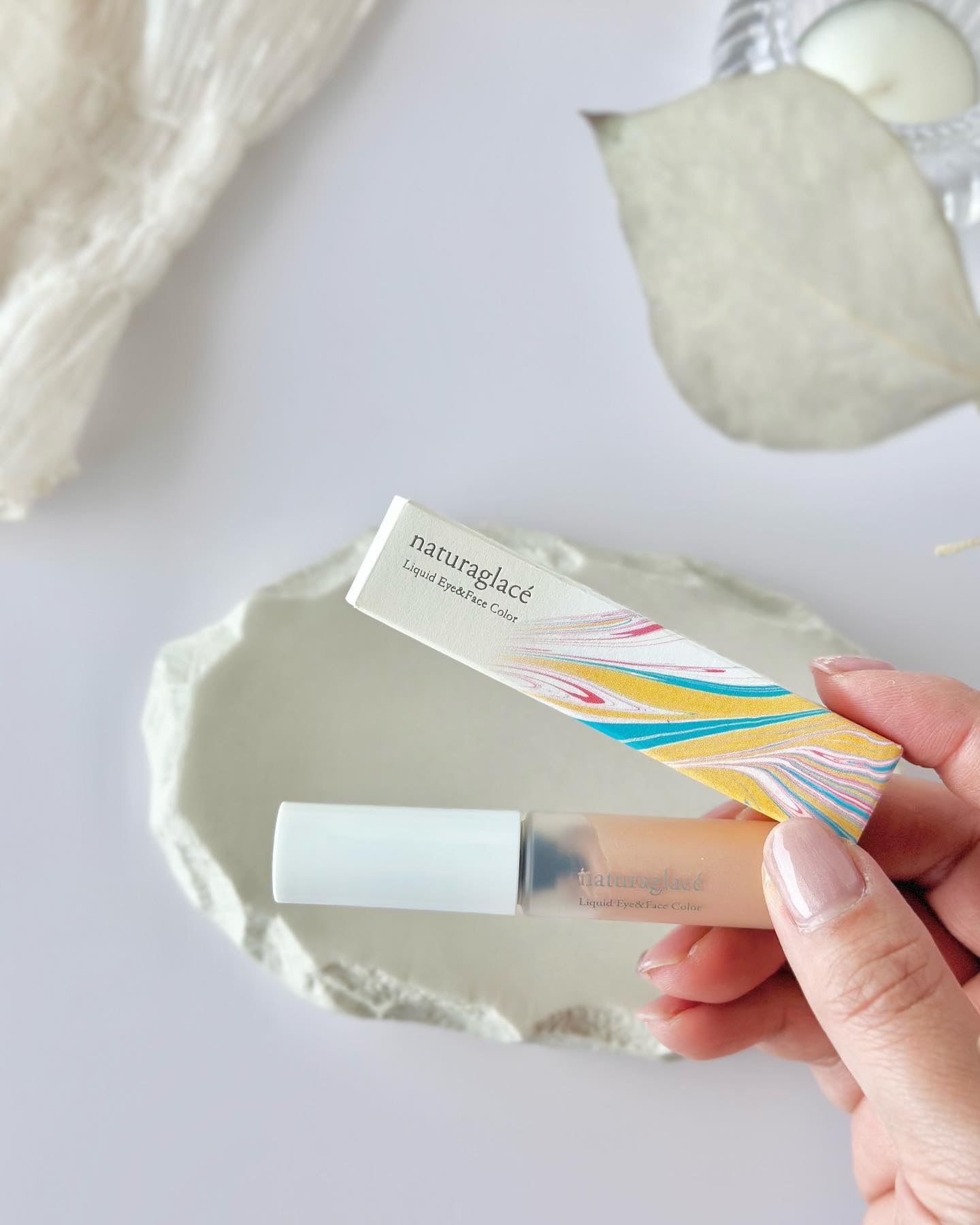 ナチュラグラッセ リキッド アイ＆フェイスカラー/ナチュラグラッセ/リキッドアイシャドウを使ったクチコミ（2枚目）