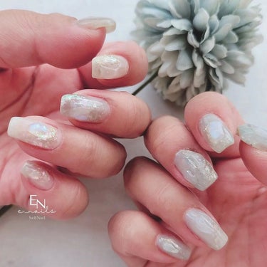 e_nails//フォロバ◎//ネイルとコスメ好きママ on LIPS 「nailchange💅両手#うるうるネイルに🧊写真では伝わりに..」（2枚目）