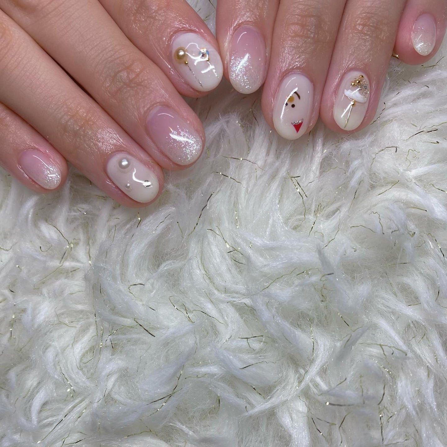 kanna on LIPS 「・・・ほわほわきらきらで可愛いホワイトクリスマスネイル🎄🤍🫧...」(4枚目)