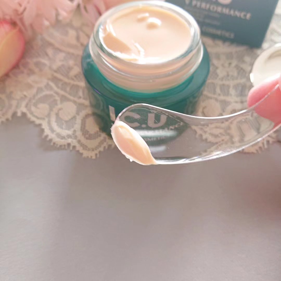 フイルナチュラント　IC.U　V パフォーマンス/IC.U/フェイスクリームを使ったクチコミ（3枚目）