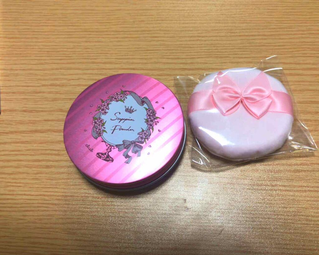 すっぴんパウダー B サクラスウィートソローの香り 2022/クラブ/プレストパウダーを使ったクチコミ（3枚目）