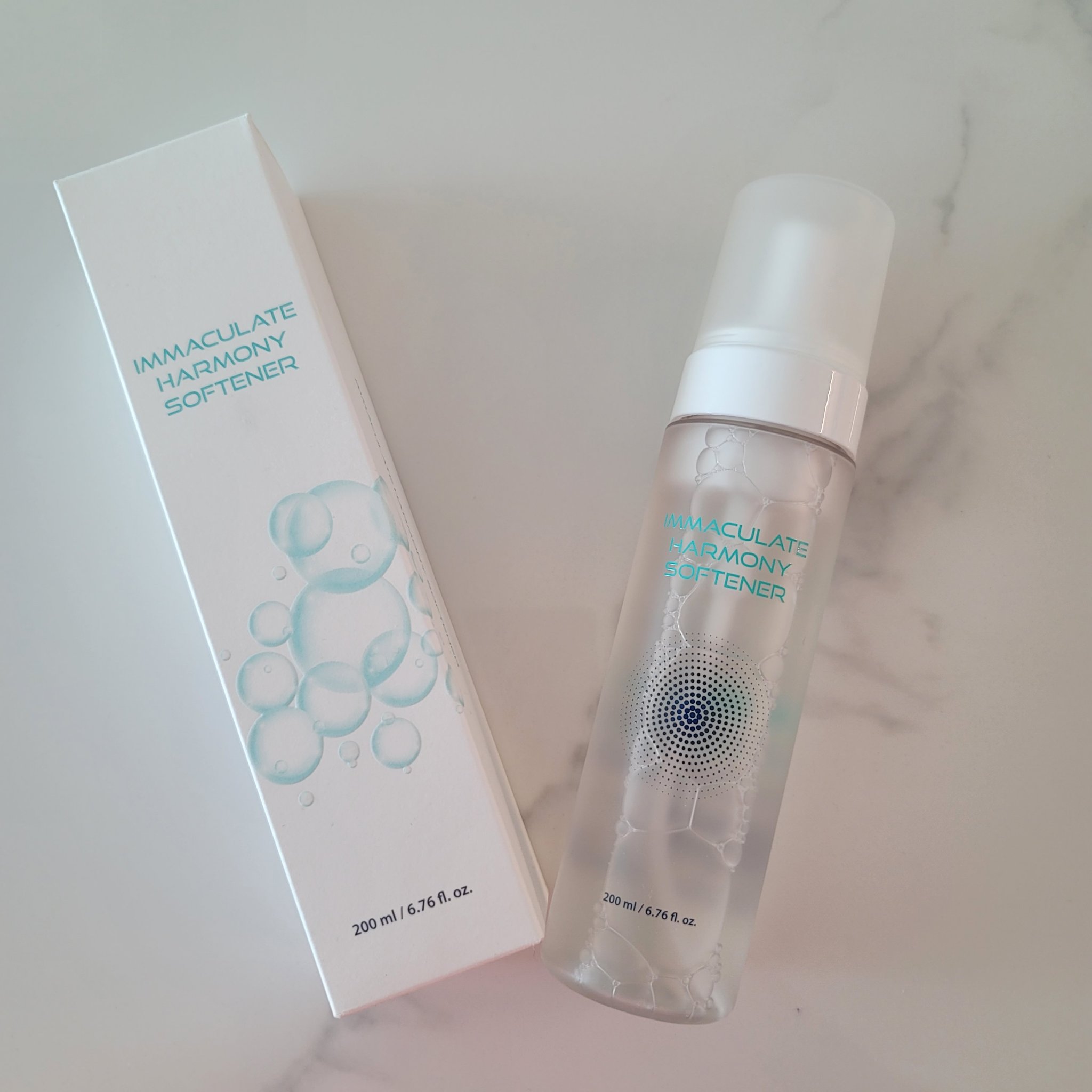 新感覚！泡タイプの化粧水✨
MESAblue（メサブルー）ハーモニーソフトナー 200ml


【特徴】
✓使いやすい泡タイプの化粧水

✓天然岩盤水使用で刺激がなく敏感肌でも安心

✓肌のキメを整え、pHバランスを調整

✓コットンパック