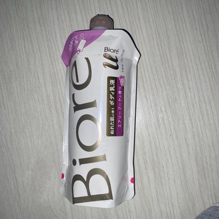 ビオレu ザ ボディ ぬれた肌に使うボディ乳液 エアリーブーケの香りのクチコミ「 脱毛の契約をしたのでケアに買いました!結果買って良かったです!保湿もそんなに重たくないので..」(1枚目)