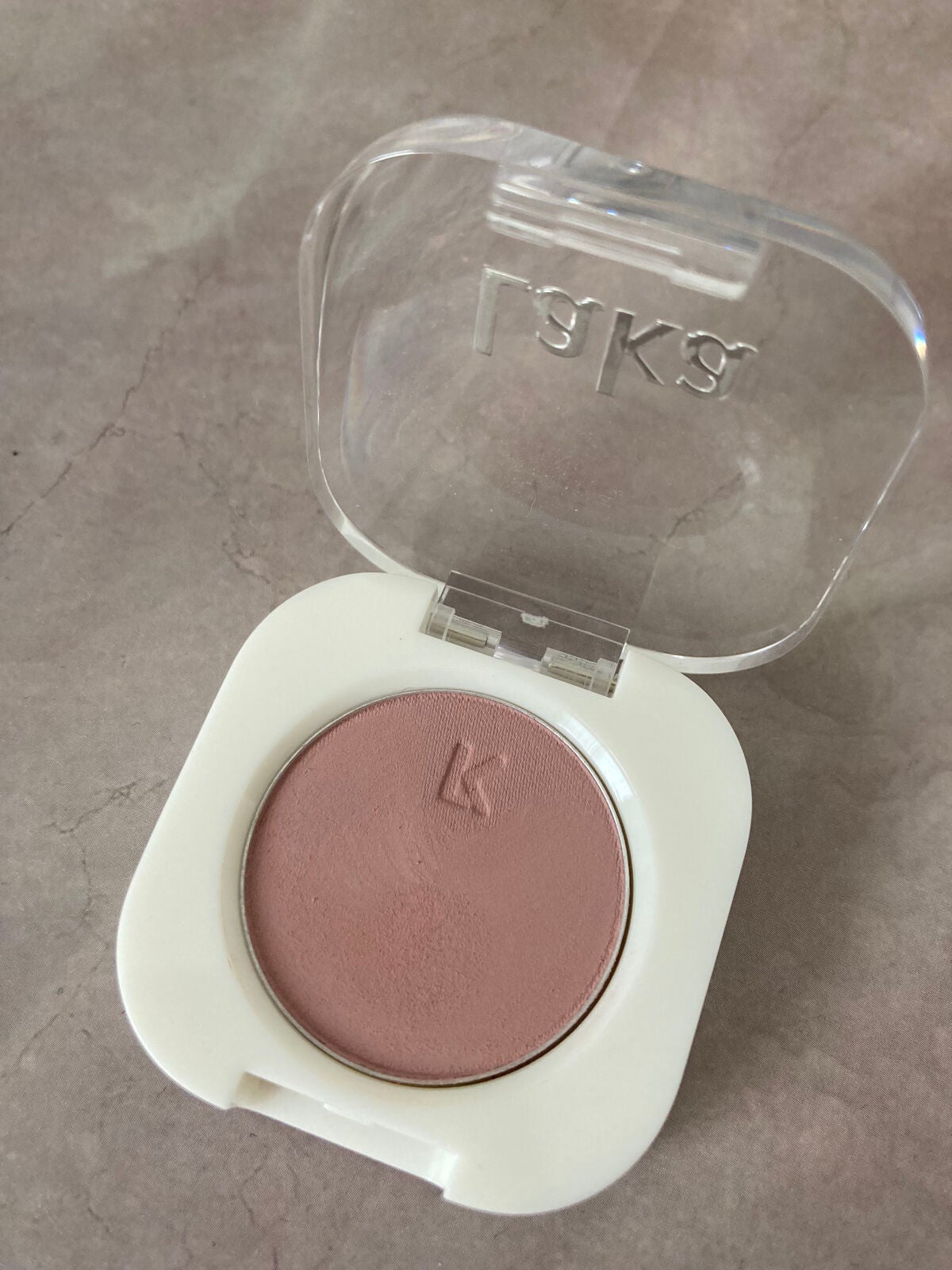 モノアイシャドウ/Laka/単色アイシャドウを使ったクチコミ(2枚目)