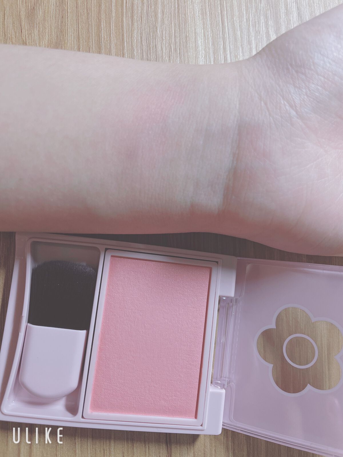 パウダーブラッシュ PK-01 ピオニーピンク/DAISY DOLL by MARY QUANT/パウダーチークを使ったクチコミ（2枚目）