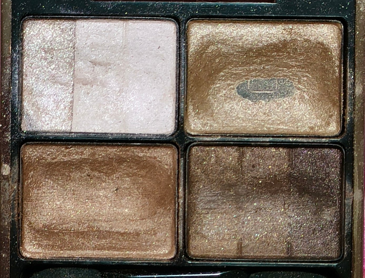 アイ グリッター/ANNA SUI/単色アイシャドウを使ったクチコミ（2枚目）