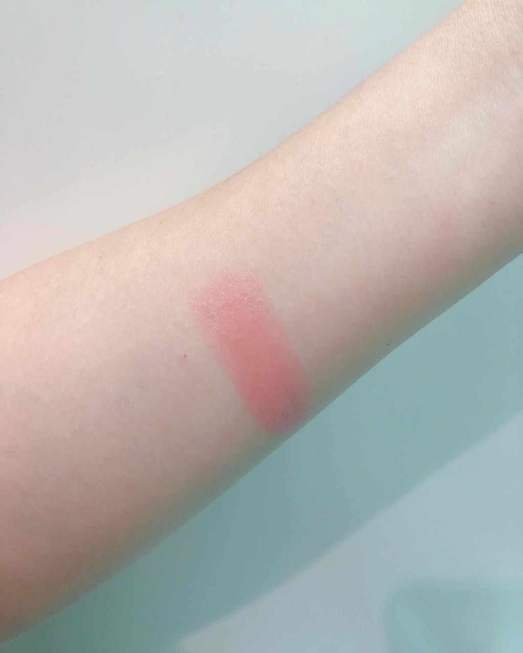 ラスティンググロスリップ/CEZANNE/口紅を使ったクチコミ（2枚目）