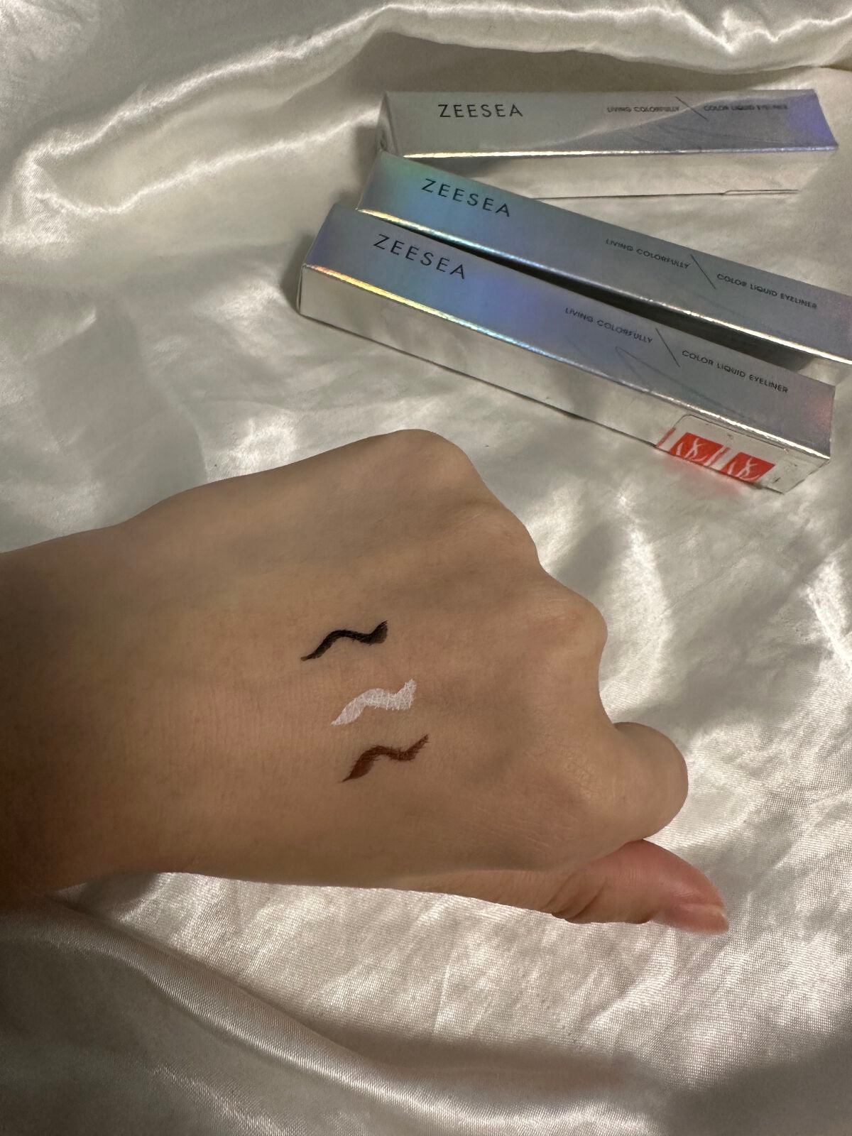 カラーリキッドアイライナー/ZEESEA/リキッドアイライナーを使ったクチコミ(1枚目)