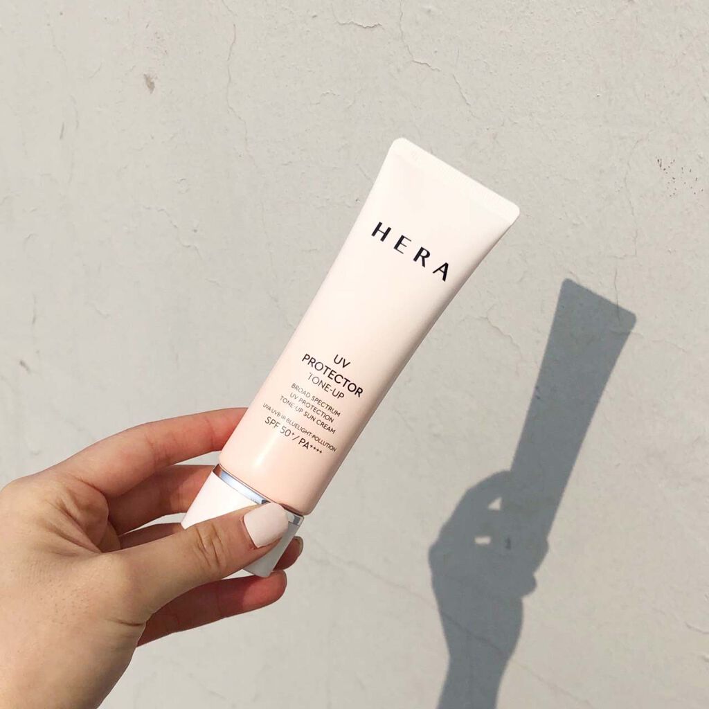 ヘラ
UVプロテクタートーンアップ
SPF50+PA++++50ML

韓国オンニたちは絶対もってる
ブランドHERAの
トーンアップクリーム💓
リップを買ったときに一緒に買いました✨

ピンクすぎず、透明感を上げてくれる
肌に馴染んで、
