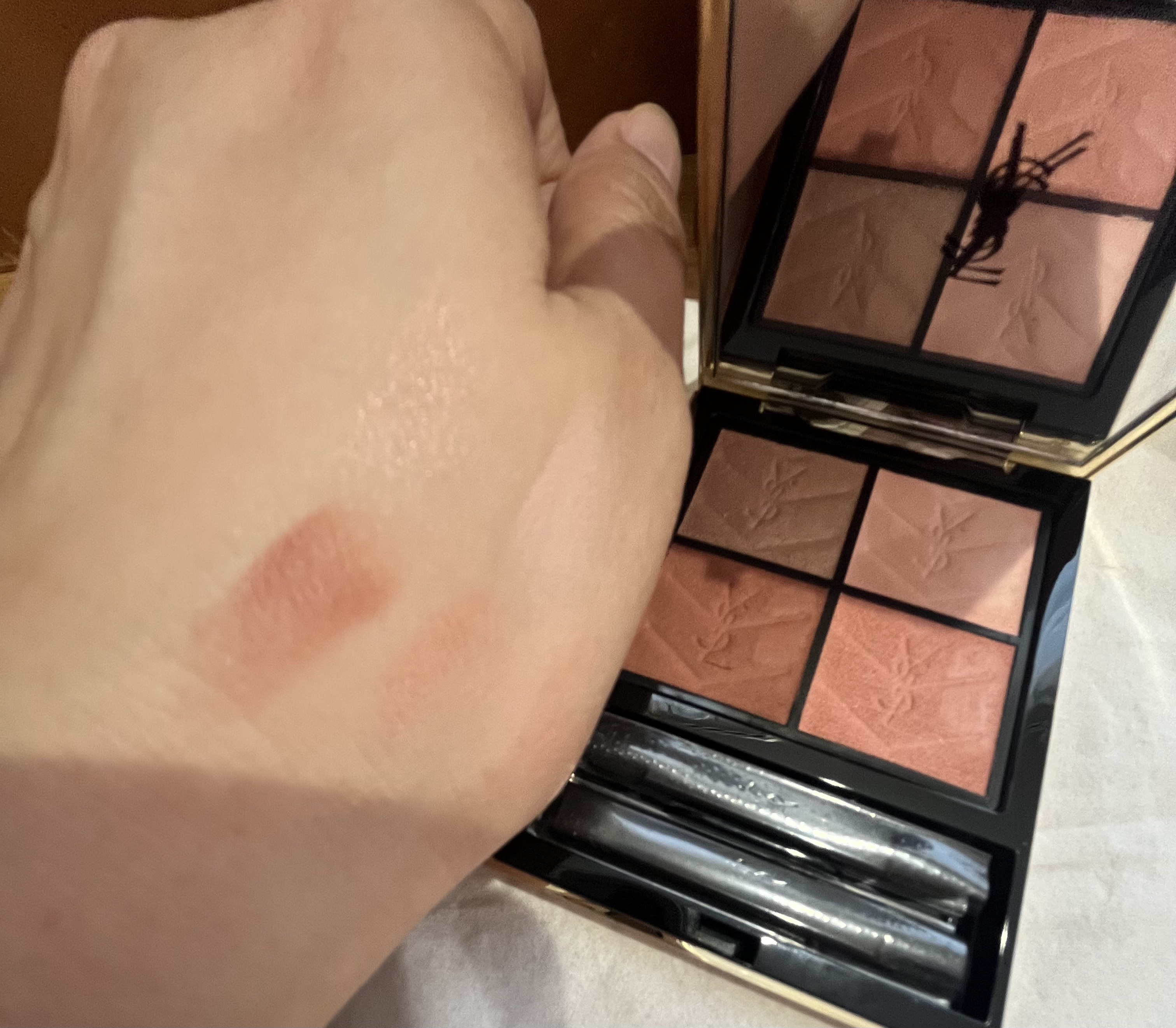 クチュール ミニ クラッチ/YVES SAINT LAURENT BEAUTE/アイシャドウパレットを使ったクチコミ（1枚目）