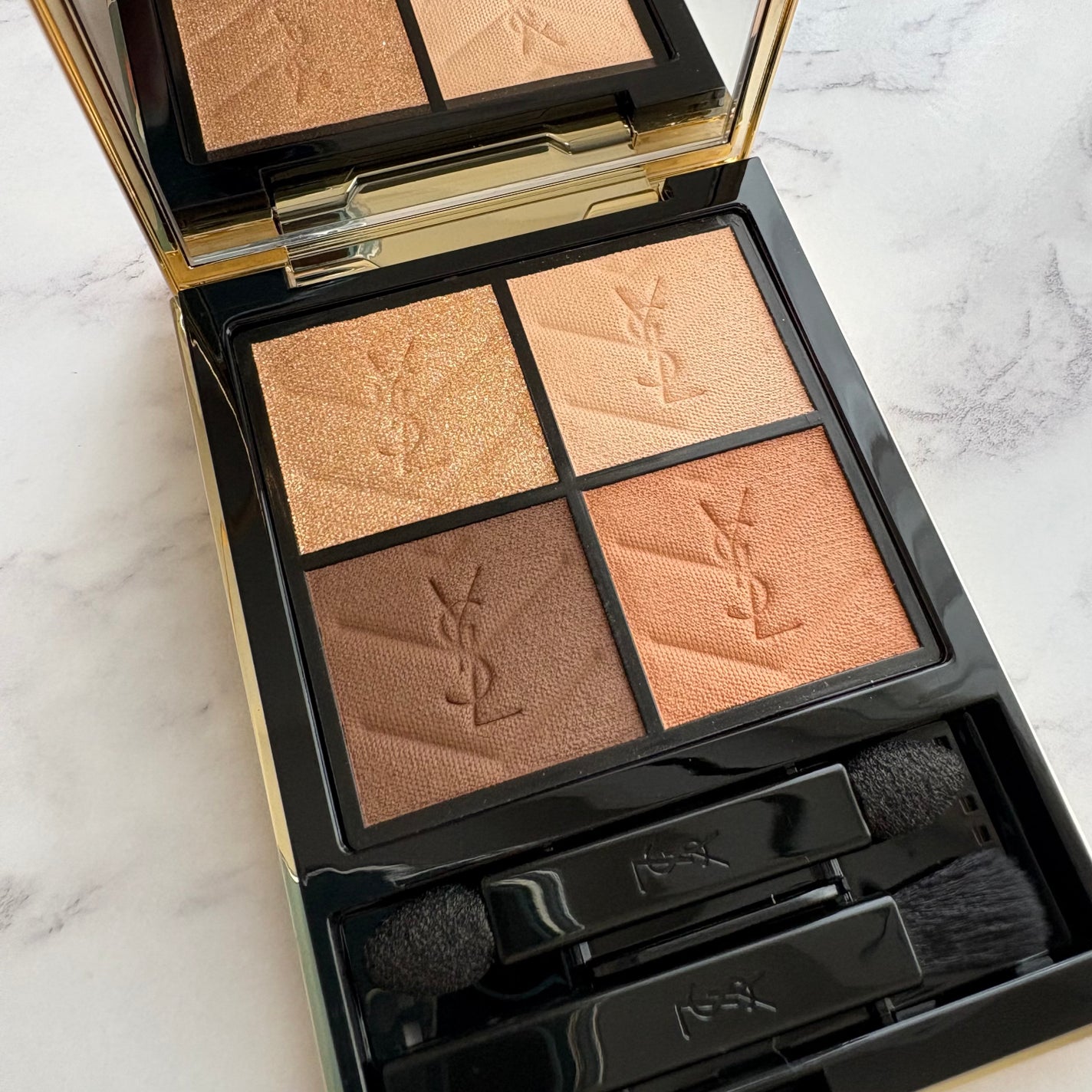 クチュール ミニ クラッチ/YVES SAINT LAURENT BEAUTE/アイシャドウパレットを使ったクチコミ(2枚目)