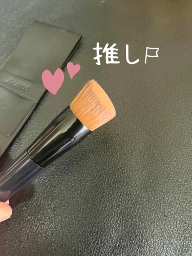 SHISEIDO ファンデーションブラシ 131のクチコミ「
✨資生堂　ファンデーション　ブラシ　131✨

【特徴】
メーキャップアーティストの仕上がり.....」（2枚目）