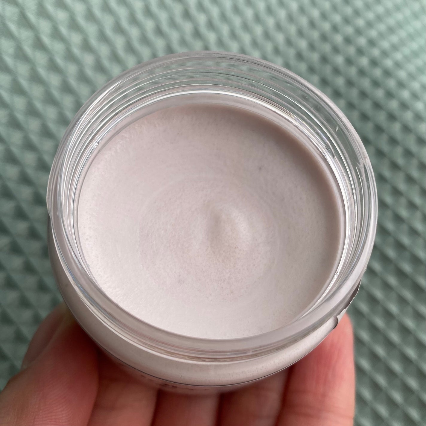 ダヴ ふわとろクリーミースクラブ ザクロ&シアバター/ダヴ/ボディスクラブを使ったクチコミ(2枚目)