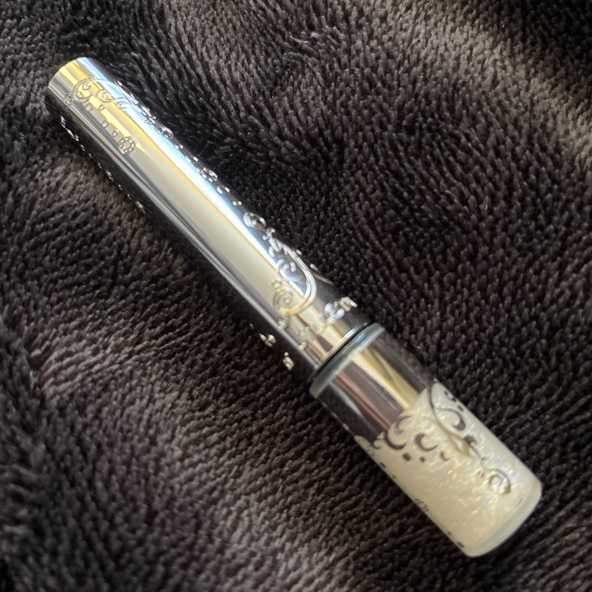 ジルスチュアート　アイダイヤモンド グリマー 03 milky dust/JILL STUART/グリッターを使ったクチコミ（1枚目）