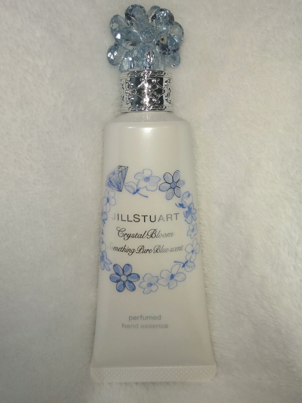 クリスタルブルーム　サムシングピュアブルー セント　パフュームド ハンド エッセンス/JILL STUART/ハンドクリームを使ったクチコミ（1枚目）