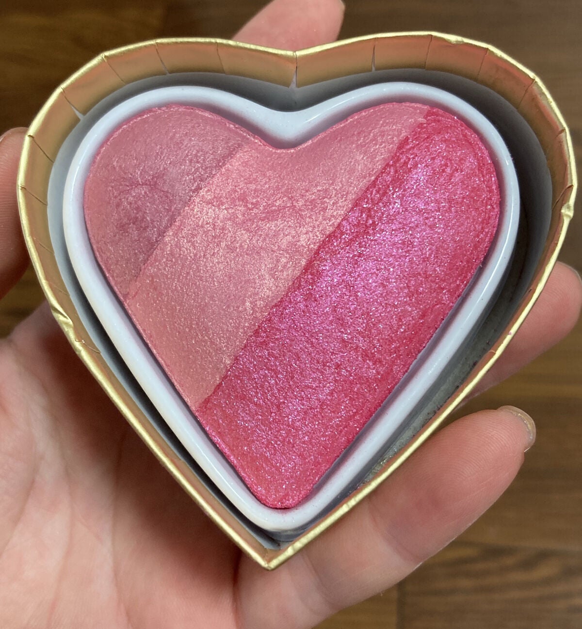 ブラッシング ハート/MAKEUP REVOLUTION/パウダーチークを使ったクチコミ(2枚目)