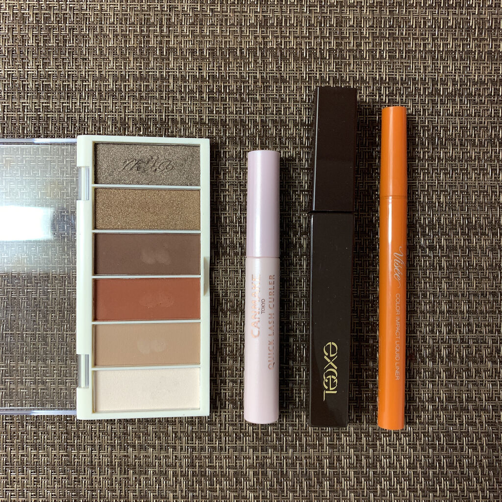 miia 6色アイシャドウ/DAISO/アイシャドウパレットを使ったクチコミ（3枚目）