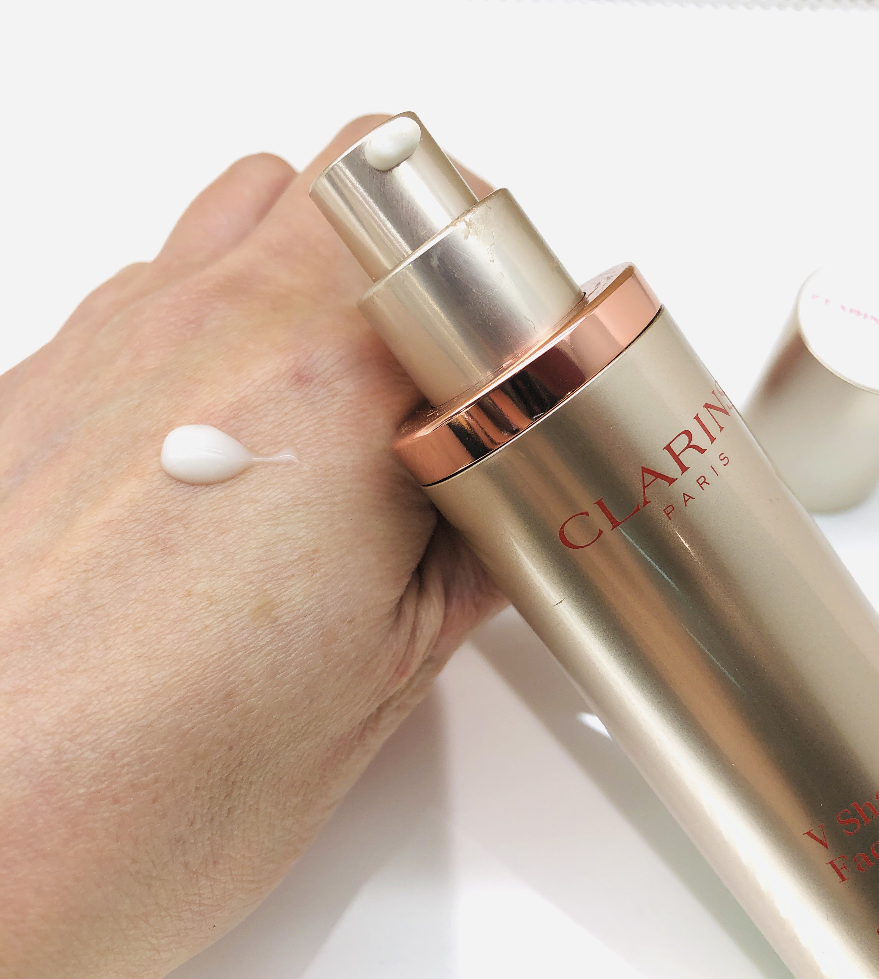 試してみた】V コントア セラム CLARINSの効果・肌質別の口コミ