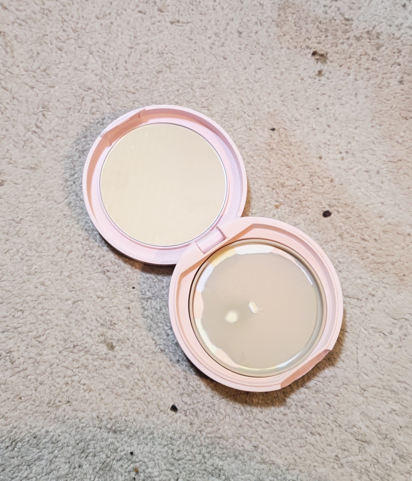 マシュマロフィニッシュパウダー　～Abloom～/キャンメイク/プレストパウダーを使ったクチコミ（1枚目）