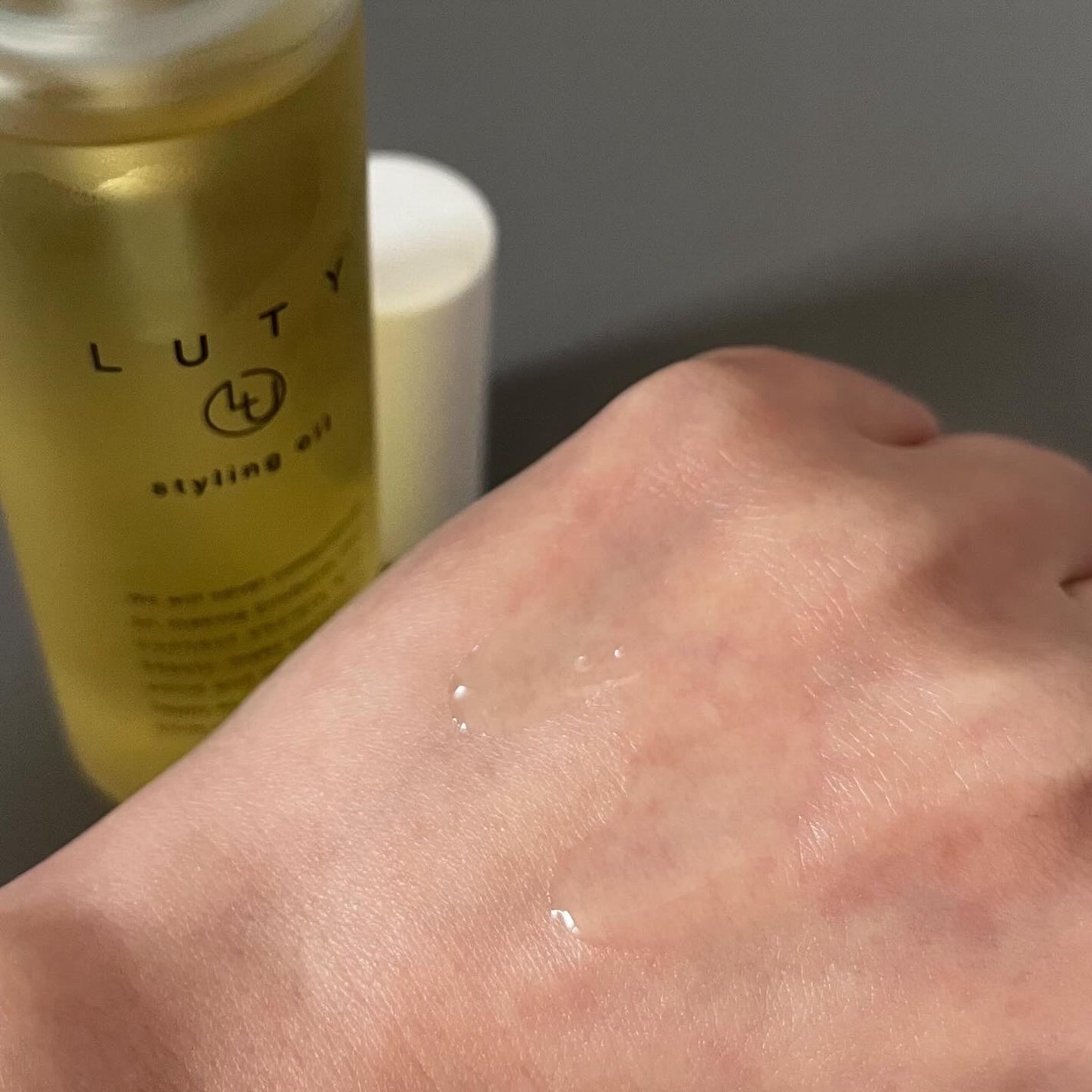 ルーティー スタイリングオイル リッチ/LUTY/ヘアオイルを使ったクチコミ(3枚目)