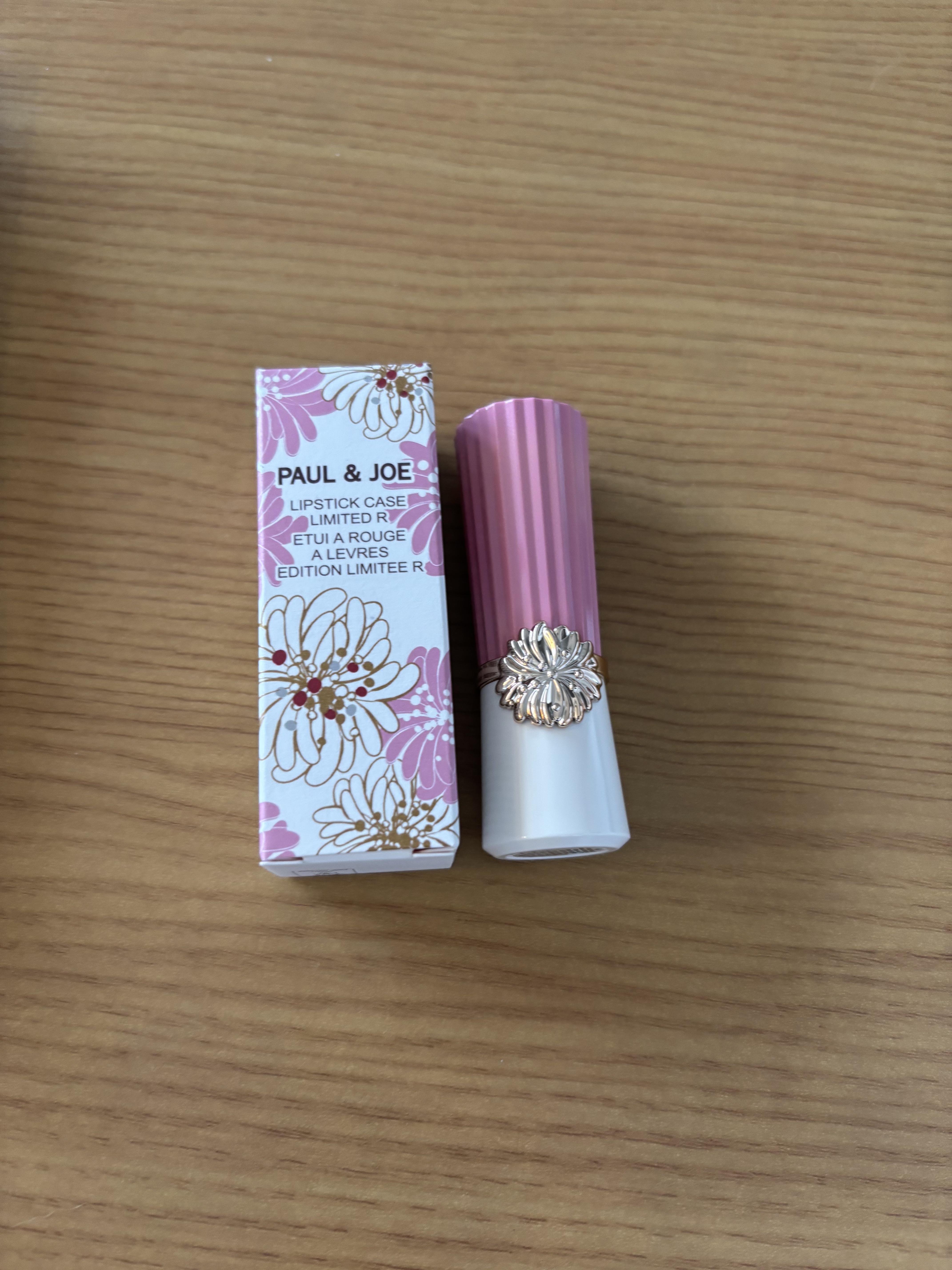 PAUL & JOE BEAUTE リップスティック ケースのクチコミ「PAUL & JOE BEAUTE　リップスティック ケース　001 ピンク

@コスメで購入.....」（1枚目）