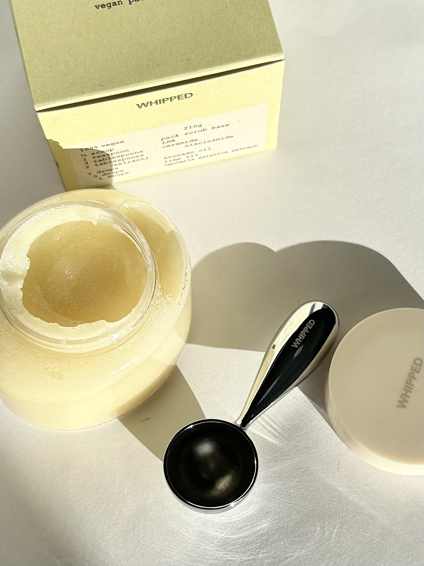 WHIPPED ホイップドヴィーガンパックスクラブ  ラボカド（潤いチャージ）のクチコミ「韓国のヴィーガンスキンケアブランド発、美味しそうなスクラブ🧁🌿

WHIPPED
ホイップドパ.....」（2枚目）