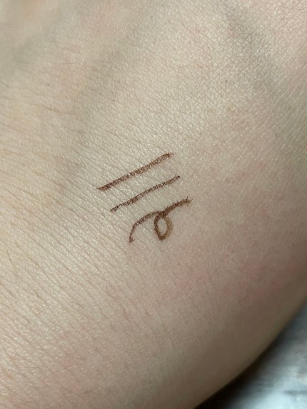 スキルレスライナー/LUMIURGLAS/リキッドアイライナーを使ったクチコミ(2枚目)