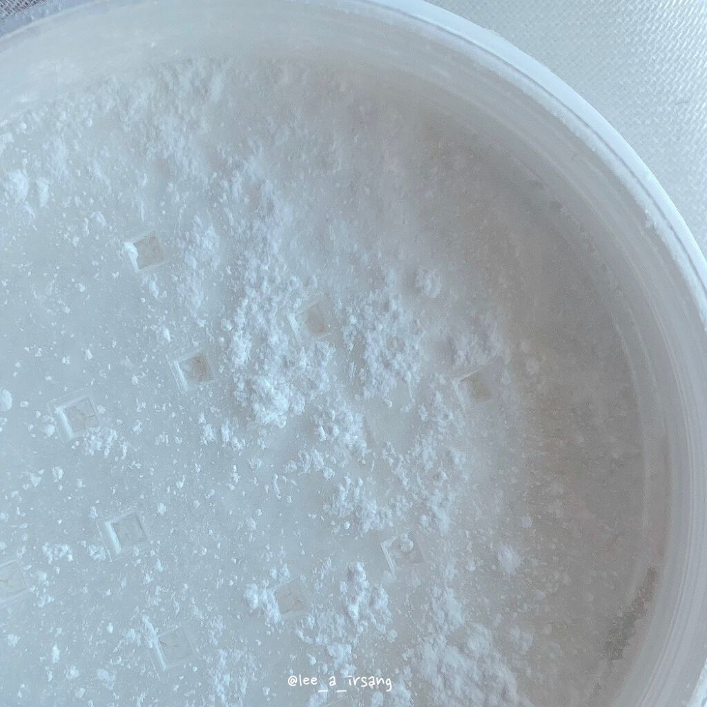 アニューム セバム コントロール パウダー/saat insight/ルースパウダーを使ったクチコミ(3枚目)