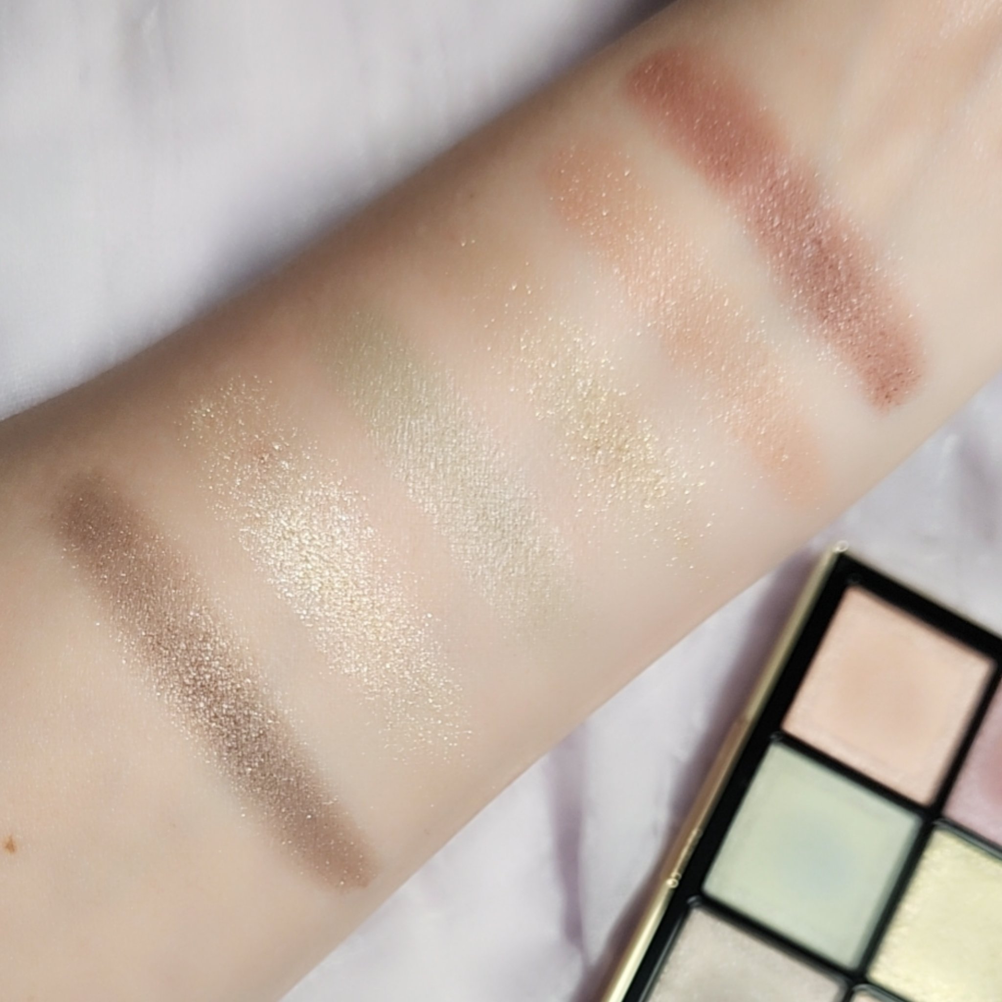 アイデザイナー 08 Shimmering Dress/SNIDEL BEAUTY/アイシャドウパレットを使ったクチコミ（3枚目）