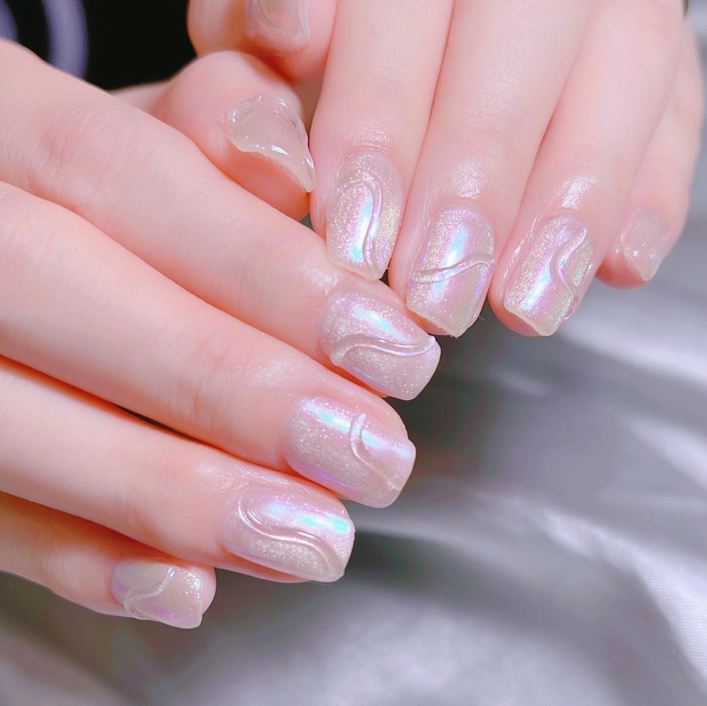 なかやまちえこ on LIPS 「オーロラ×マグネット🪄⠀⠀@ikr828⠀#nail#nail..」(1枚目)