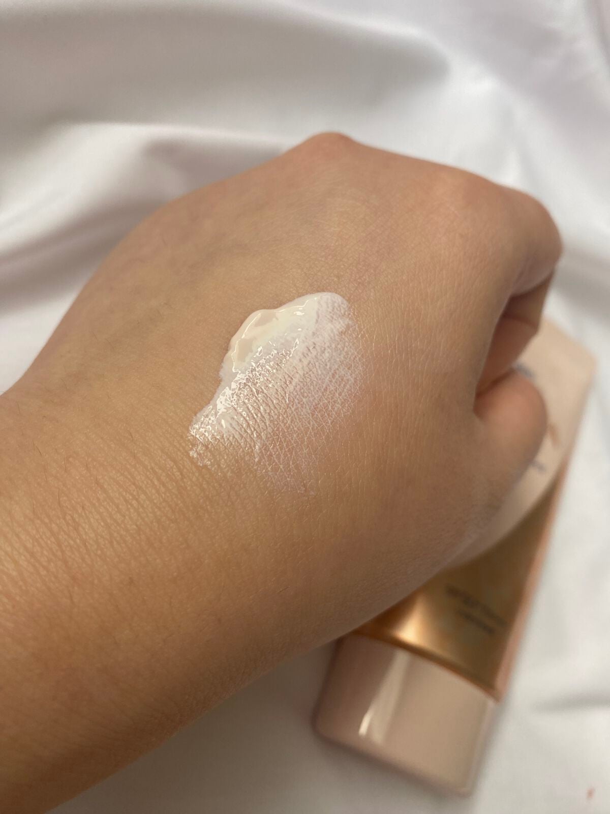 KANNIE on LIPS 「トーンアップセラムUVエッセンス日焼け止め美容液昨年から話題で..」(2枚目)