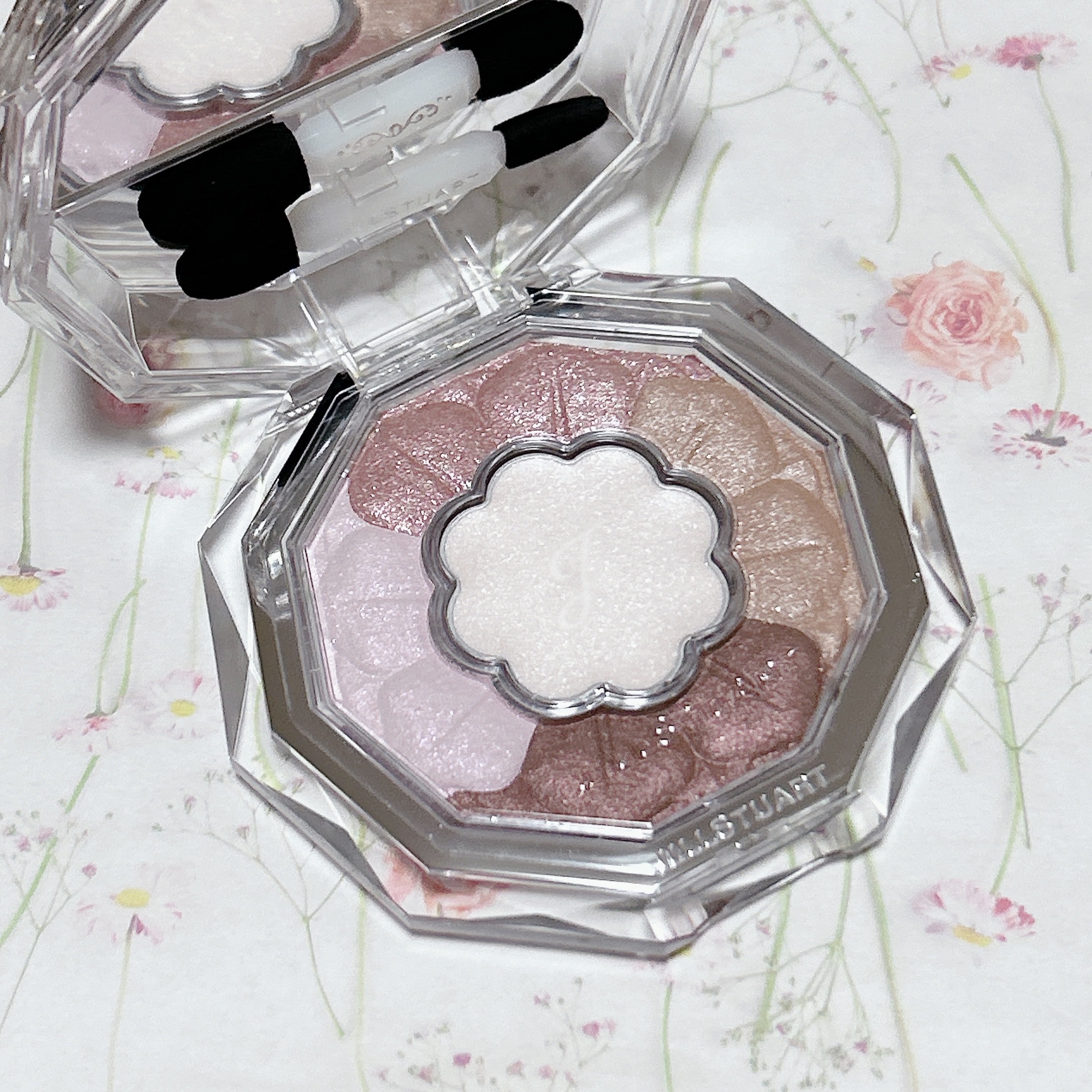 ジルスチュアート　ブルームクチュールアイズ09 限定色 ジルスチュアート ブルームクチュール アイズ ジュエルドブーケ