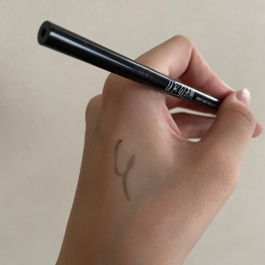 UR GLAM
UR GLAM SLIM SKETCH EYEBROW PENCIL
ダークブラウン

とある漫画家さんが「すごく良い！」と言っていて、ちょうどアイブロウペンシルを切らすところだったので