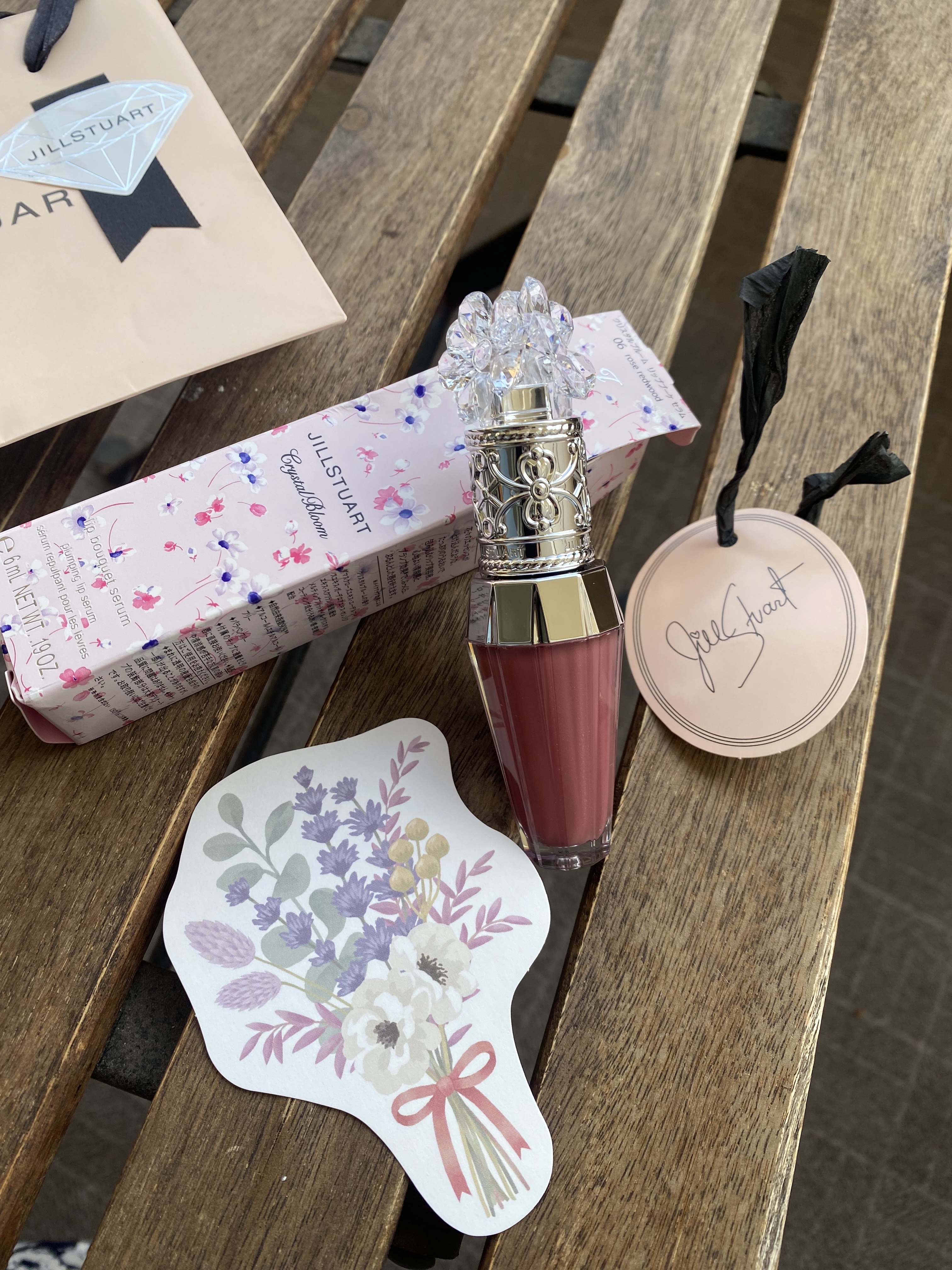 ジルスチュアート　クリスタルブルーム　リップブーケ セラム 06 rose redwood/JILL STUART/リッププランパーを使ったクチコミ（1枚目）