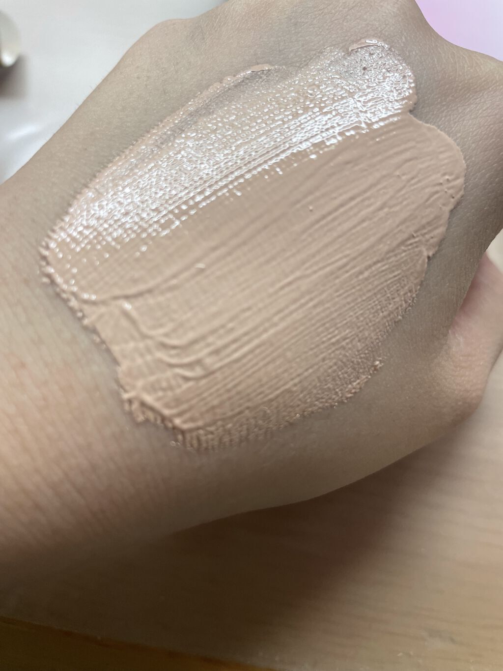 マットシフォン UVリキッドファンデ 01 ライトピンクオークル(Light Pink Ochre)/KiSS/リキッドファンデーションを使ったクチコミ（3枚目）